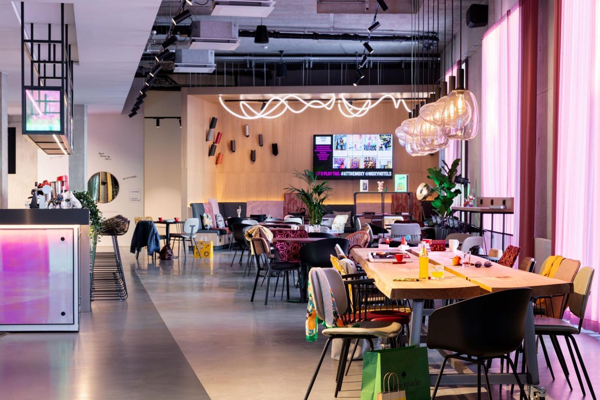 Moxy Outletcity Metzingen Metzingen  Eksteriør billede