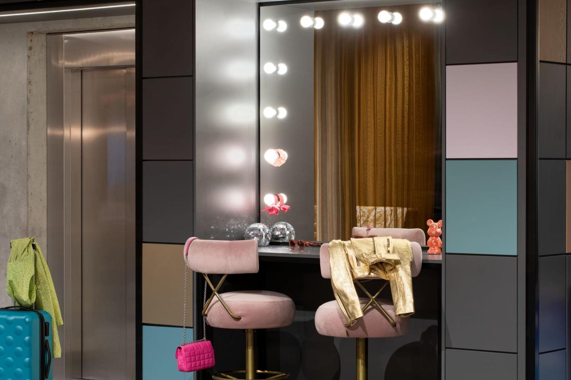 Moxy Outletcity Metzingen Metzingen  Eksteriør billede