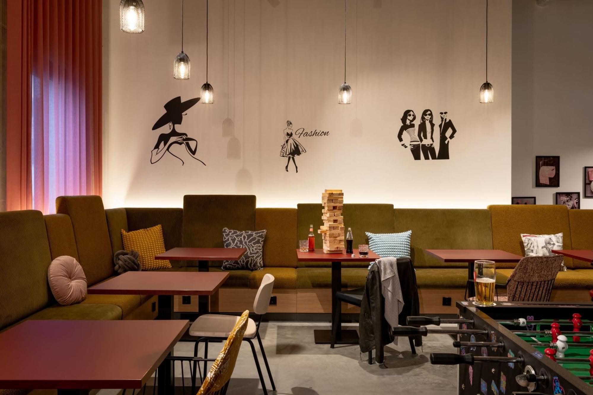 Moxy Outletcity Metzingen Metzingen  Eksteriør billede