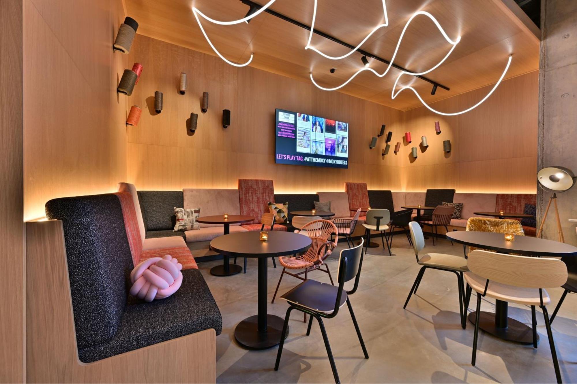 Moxy Outletcity Metzingen Metzingen  Eksteriør billede