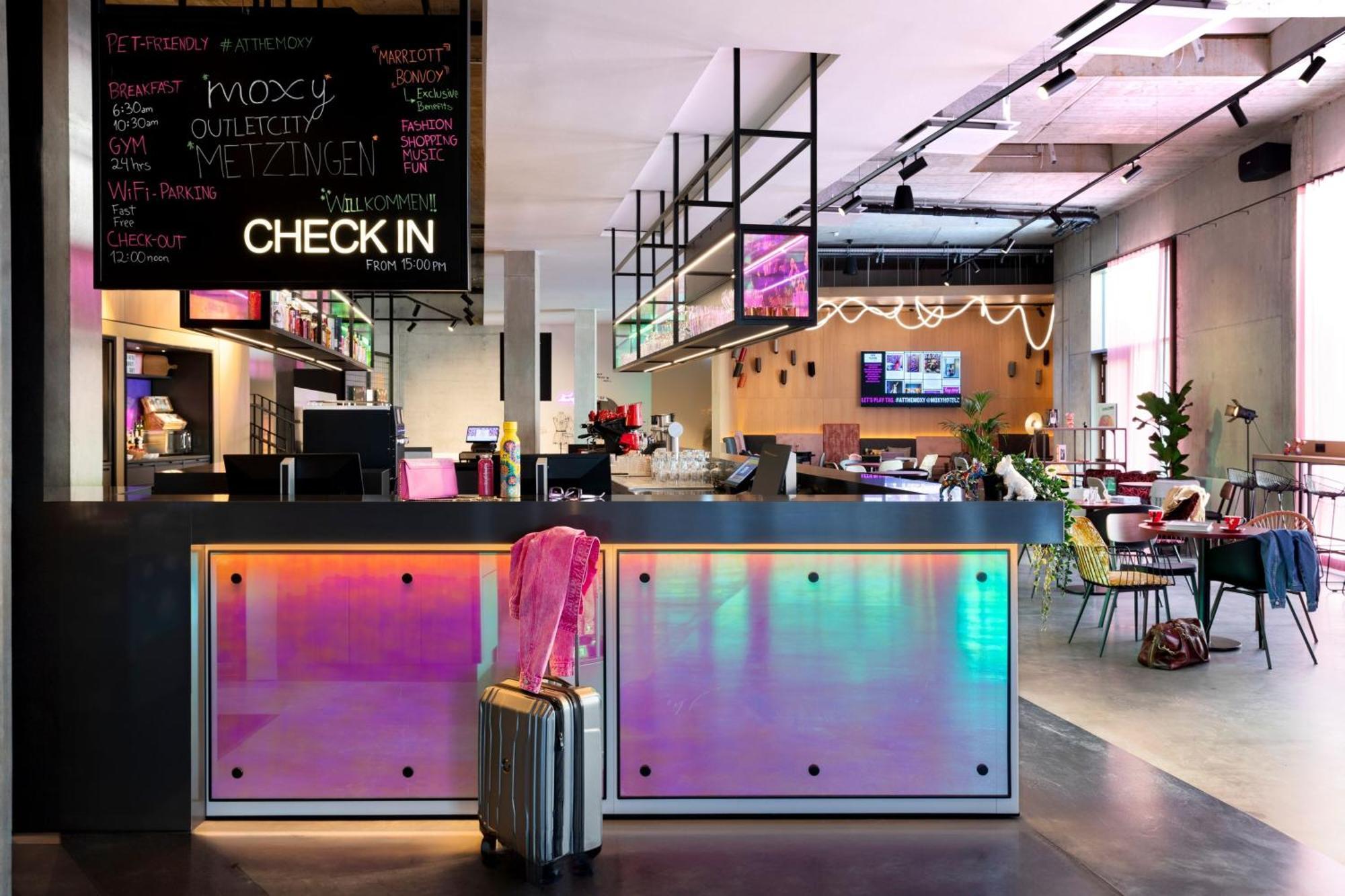 Moxy Outletcity Metzingen Metzingen  Eksteriør billede